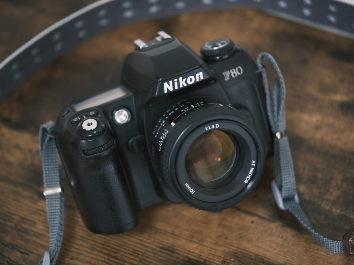 Nikon  F80 1眼レフ　フィルムカメラ